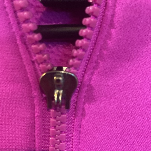 Women’s Under Armour Zip Up Medium - Picture 5 of 6